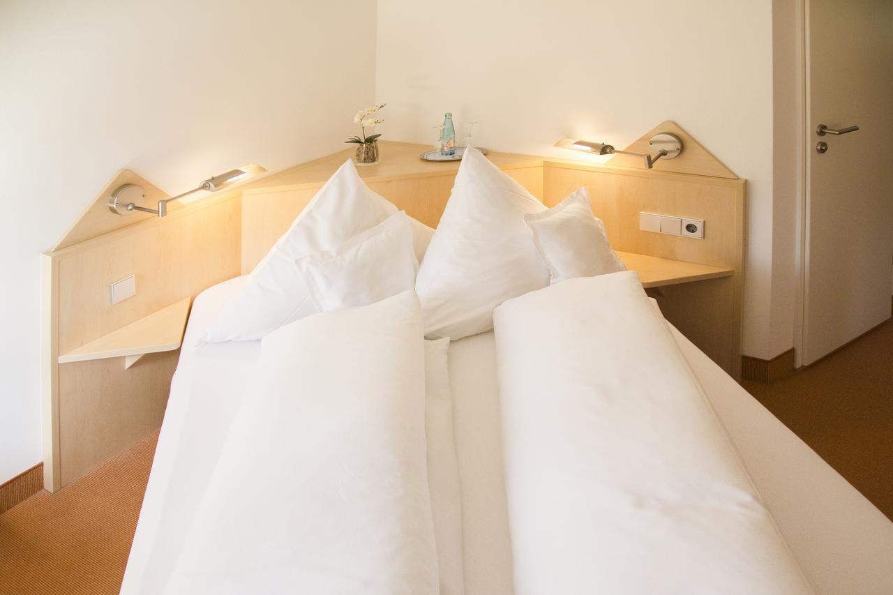 Stausee-Hotel Метцинген Экстерьер фото