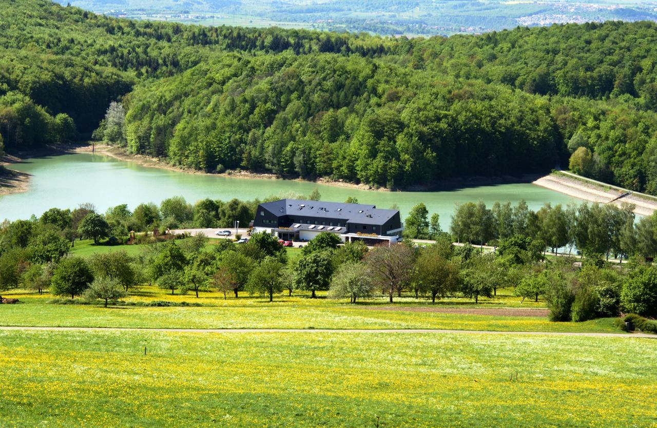 Stausee-Hotel Метцинген Экстерьер фото